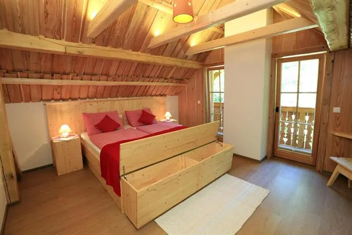 Chalet Zlatorog - Image 1