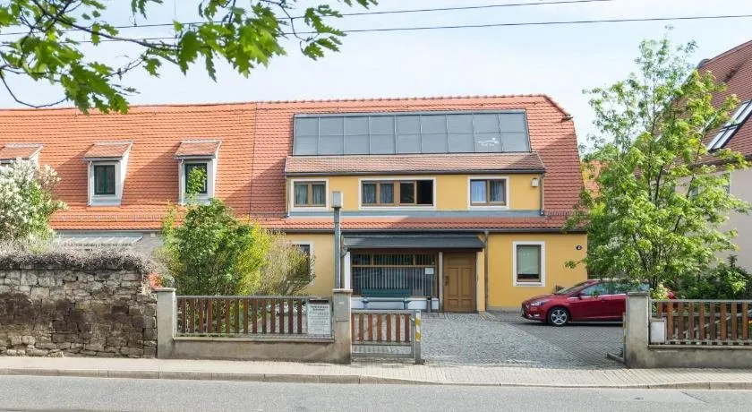 Hundemüde in Dresden - Image 1