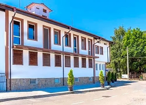 Hotel Chernomorets - Image 1