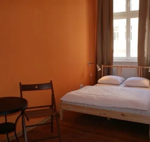 Pit Stop Hostel - Image 1