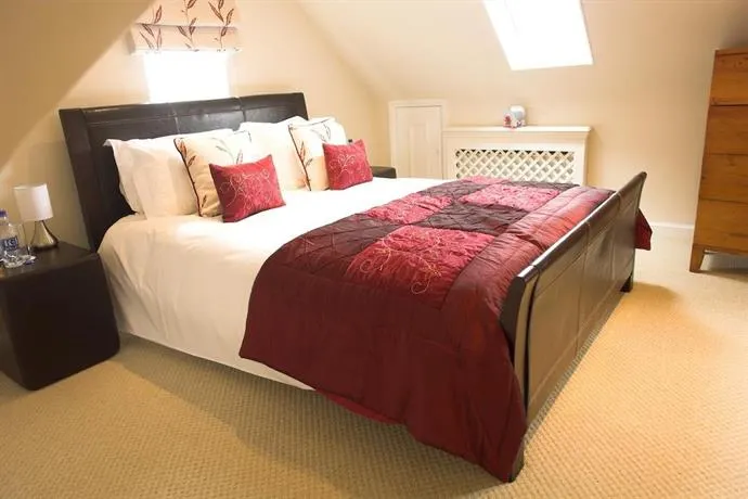 Charters B&B Chichester - Image 1