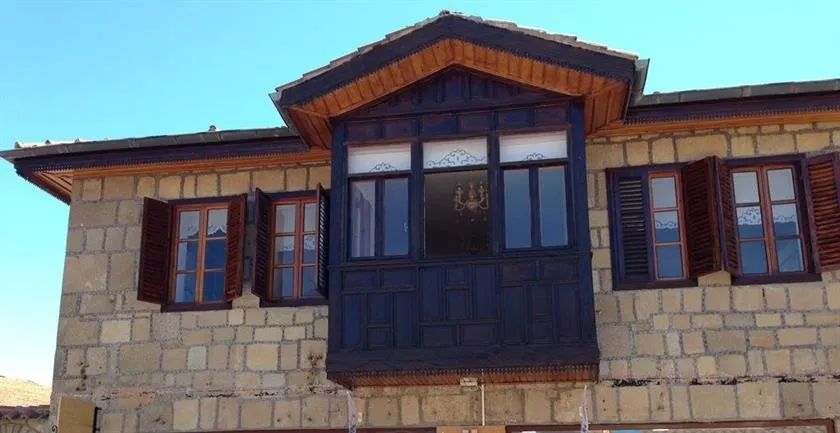 Side Villa Stonehouse - Image 1
