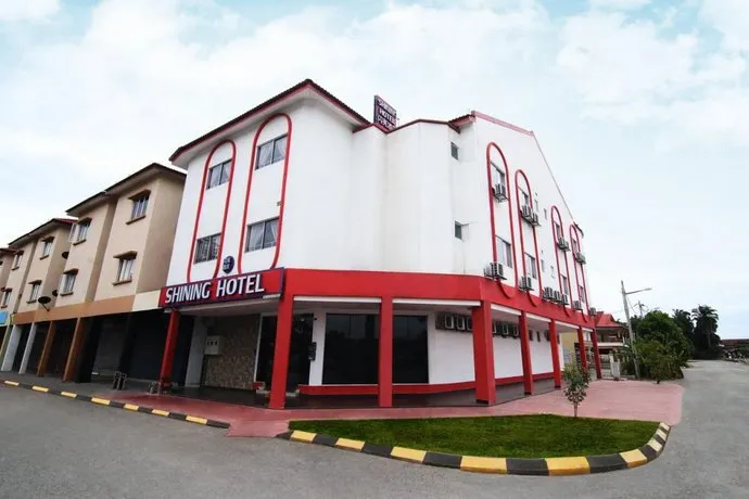 Shining Hotel - Image 1