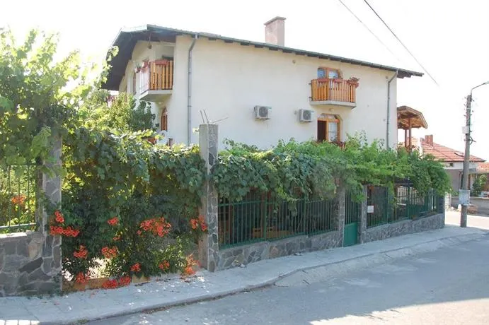 Guest House Gyuviyski - Image 1