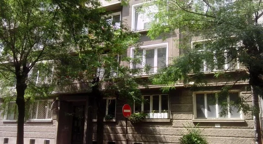 IMG Apartment - Image 1