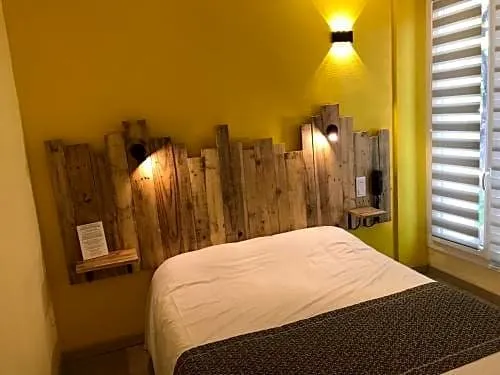Hostellerie Le Mirabeau - Image 1