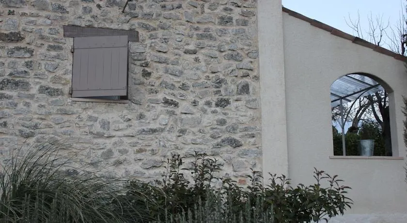 Au Coin Joli - Image 1