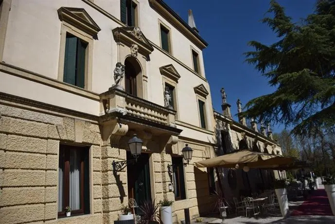 Villa Italia - Image 1