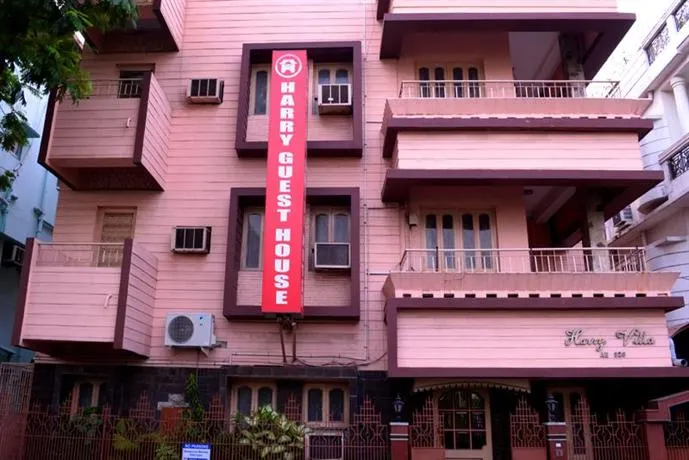 Harry Guest House - Image 1