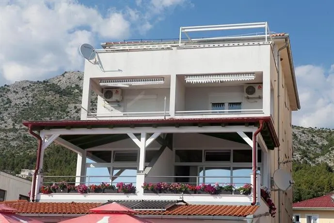 Apartment Trošelj - Image 1