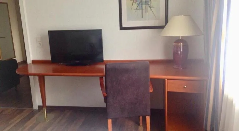 Ingrids Ferienwohnung mit Balkon in Thiede nähe See - Image 1