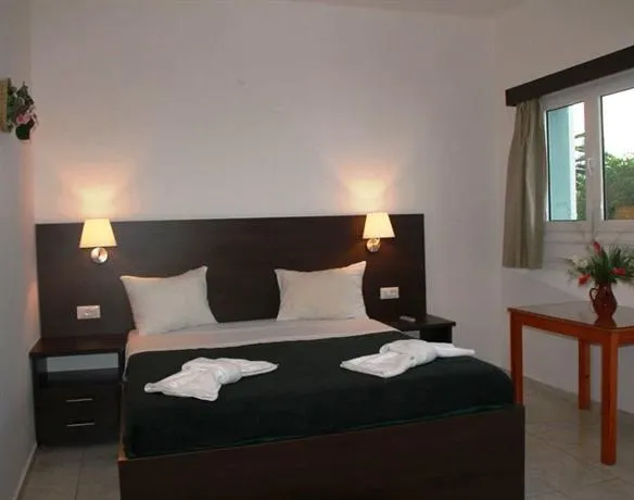 Maro Studio & Apartments - Image 1