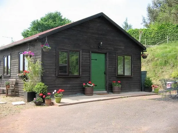 Lavender Cottage Oake - Image 1