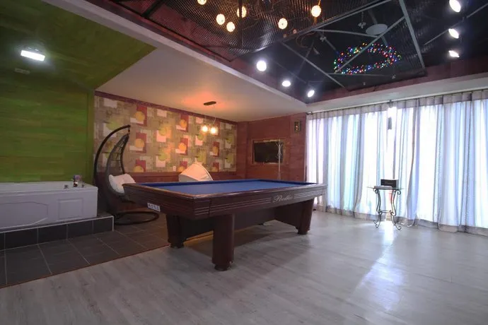 FF Motel - Image 1