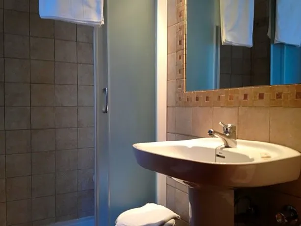 Hotel Esther - Image 1