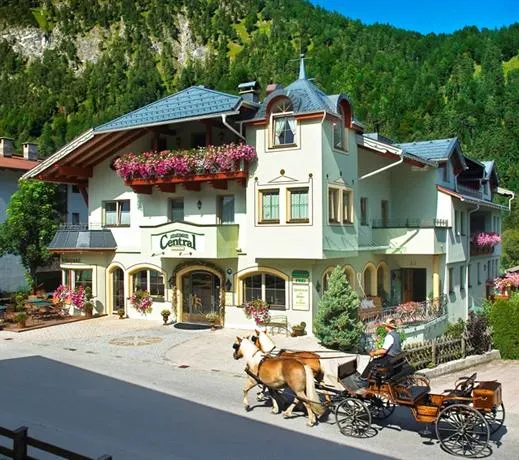 Hotel Central - Image 1
