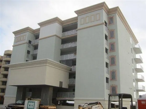 Grand appartement en copropriété convivial et familial avec jacuzzi, piscine chauffée et barbecue | Vue sur l'eau | À côté de la plage - Image 1