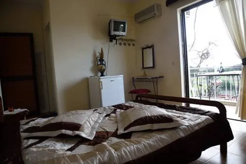 Hotel Sea Side - Image 1