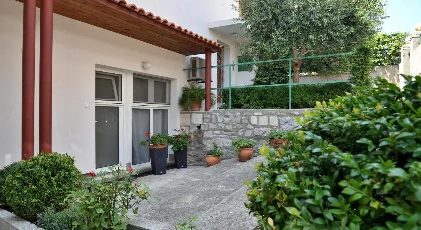 Agréable appartement de vacances adapté aux familles avec jardin, barbecue et terrasse | Proche de la plage - Image 1
