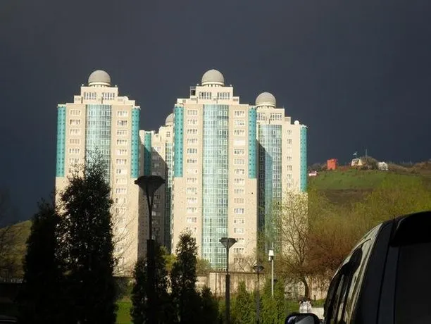 KV727 Apartments - Image 1