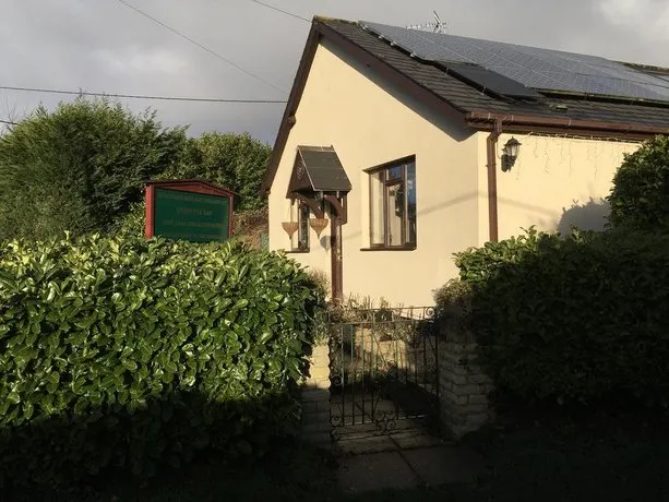 Southern Bed & Breakfast - Image 1