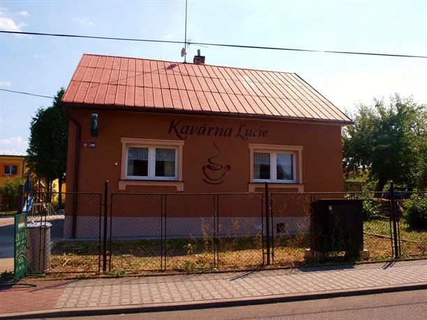 Kavárna Lucie S Ubytováním - Image 1