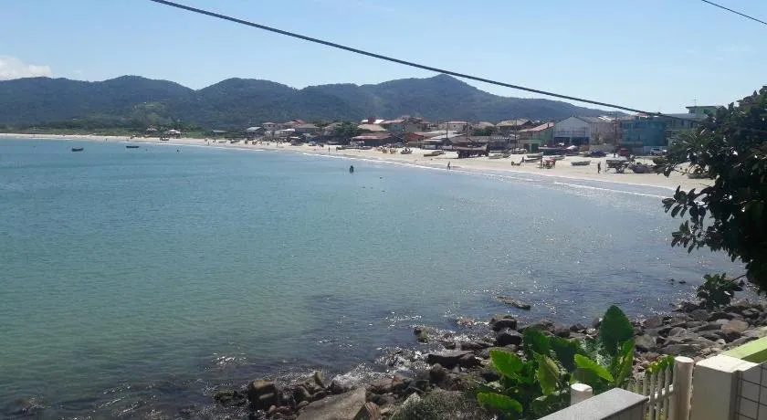 Linda casa 3 quartos 60 m da praia em Florianopolis - ideal para familias - Image 1
