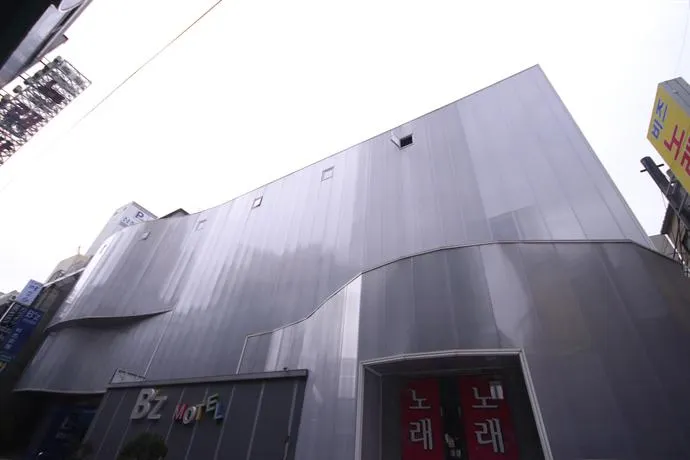 BZ Hotel - Image 1