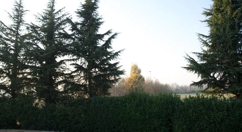 Hotel Moonlight - Image 1