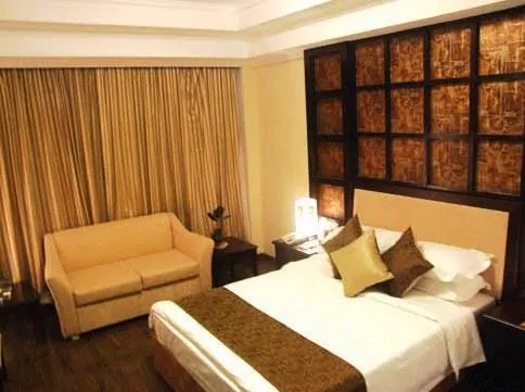 Red Crowned Crane Hotel Qingdao - Image 1