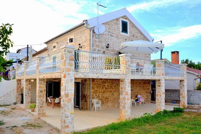 Deluxe Stone House - Image 1