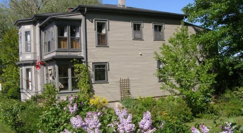 Just B Lodging - Image 1