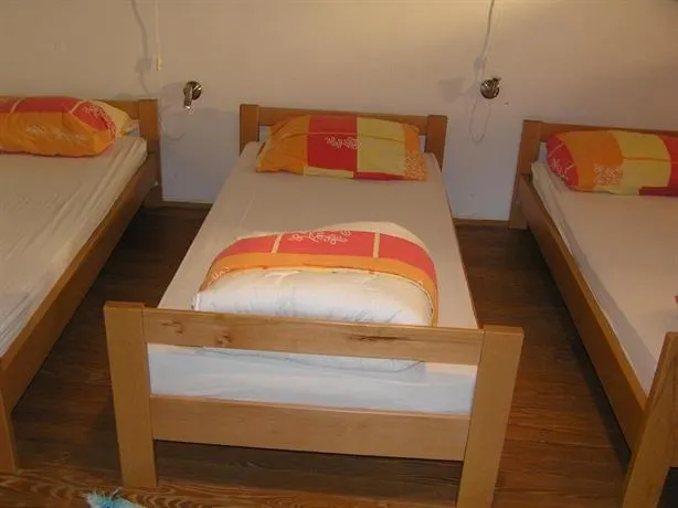 Pliskovica Youth Hostel - Image 1