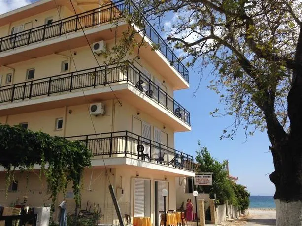 Poros House Hotel - Image 1