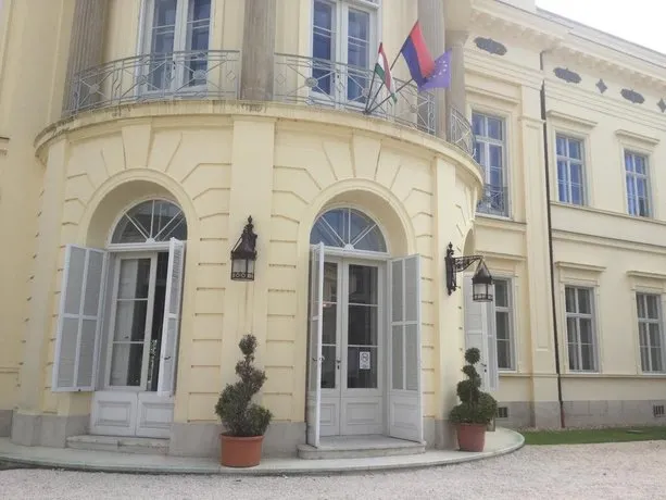 Zseri Vadászház - Image 1