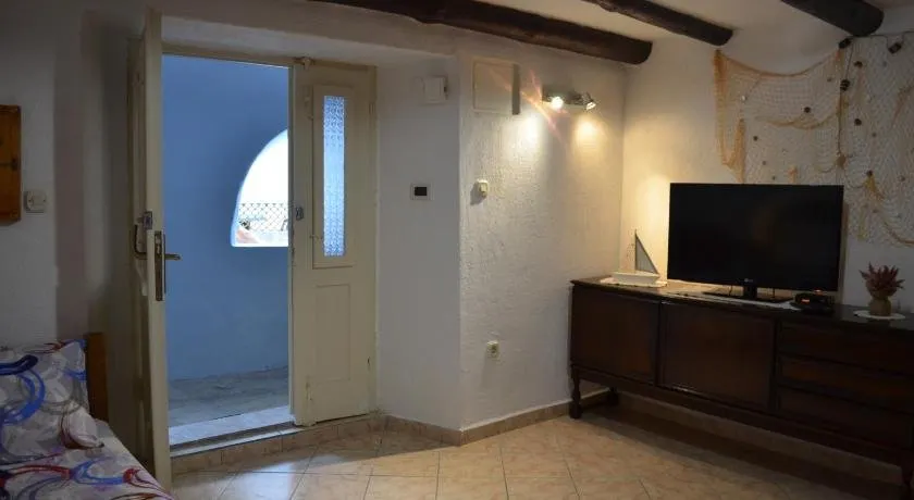 Apartment Stari Dvori - Image 1