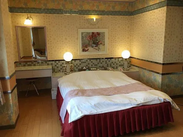 MC TOWERSIDE Hotel - Image 1