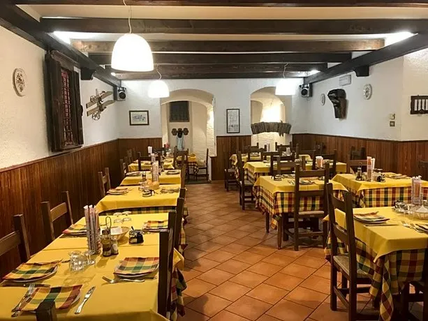 Albergo Pineta - Image 1