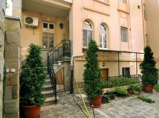 STYLE'S PLOVDIV Guest House - Image 1
