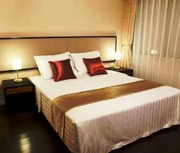 Beijing HWA Apartment Hotel - Image 1