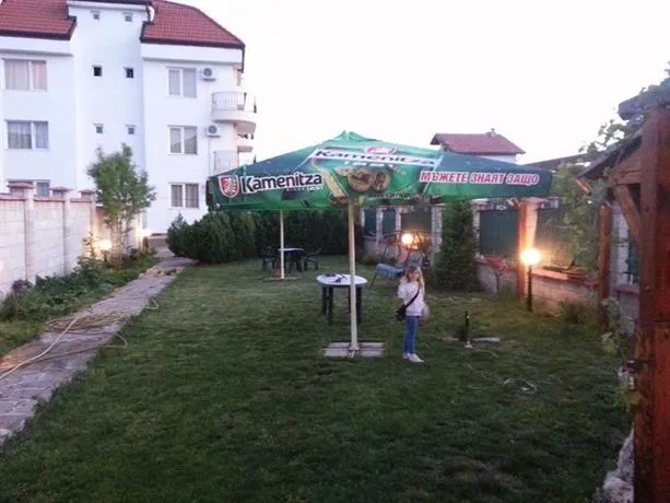 Guest House Friends Varna - Image 1