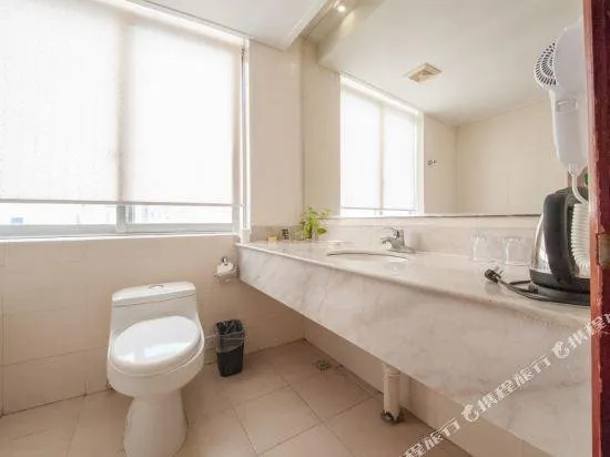 Jinjiang Garden Hotel - Image 1