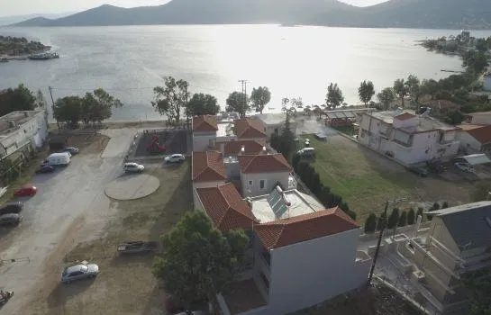 Korali Beach Aparthotel - Image 1