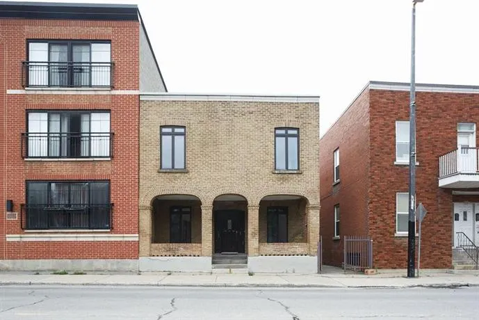 Big Cozy House - Image 1