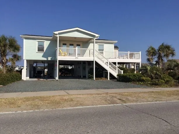 Full Sail 3 Br home by RedAwning - Image 1