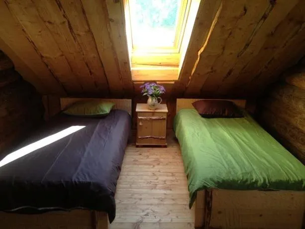 Oiu Harbour Holiday Home - Image 1