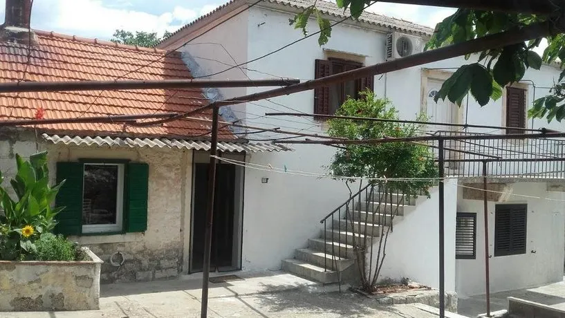 Big beautiful house on the island of Brac, Croatia - Image 1