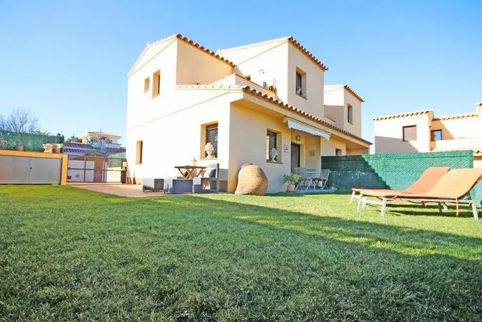 Holiday Home Rosa - Image 1