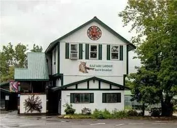 Safari Lodge - Image 1