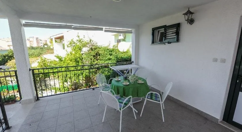 Apartmenti Nina - Image 1